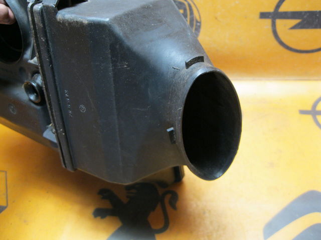 Корпус повітряного фільтра 7700104844 RENAULT