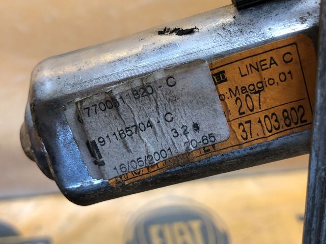 Механізм склопідіймача двері передньої, лівої 7700311820 RENAULT