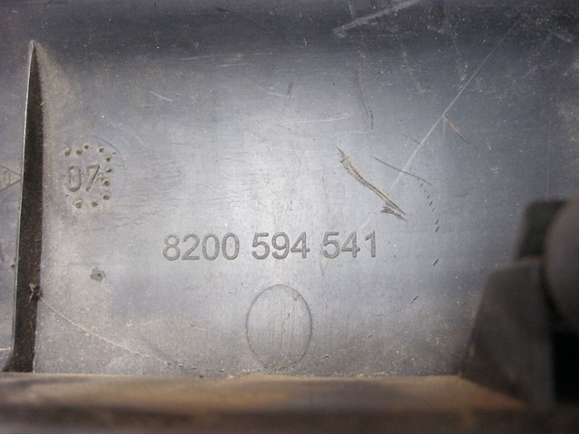 Накладка задніх дверей, права 7700352127 RENAULT