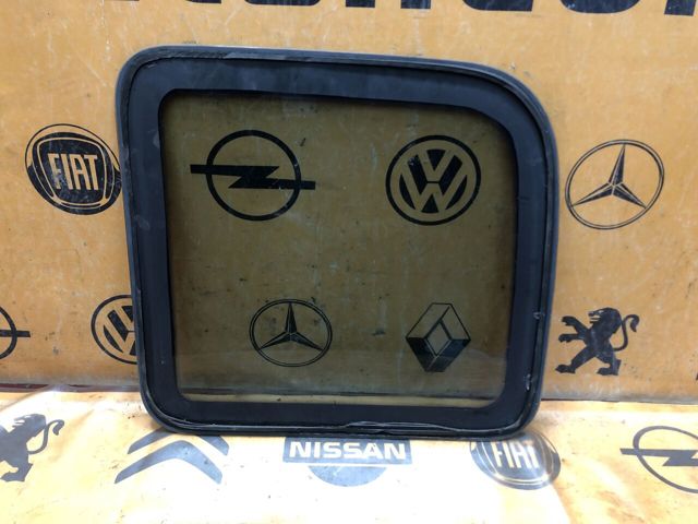 Скло кузова/багажного відсіку, праве 7700354818 RENAULT