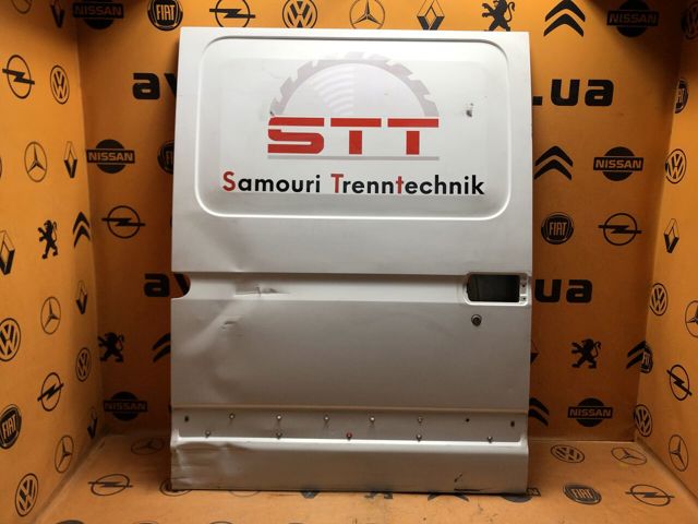 Двері бічні (зсувні), права 7751469075 RENAULT
