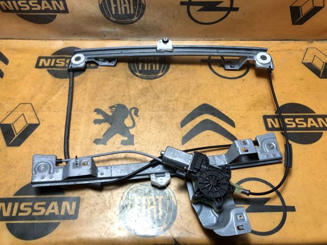 Склопідйомник передньої правої двері Рено Канго 1