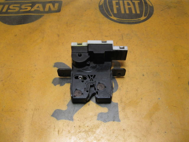 Замок кришки багажника/задньої  3/5-ї двері, задній Рено Лагуна III