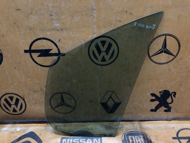 Скло-кватирка двері, передній, правій 8200005502 RENAULT