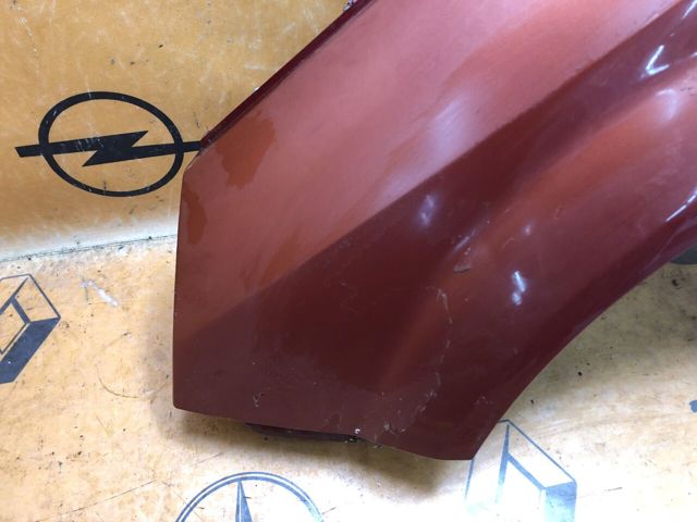 Переднє ліве крило 8200020568 RENAULT