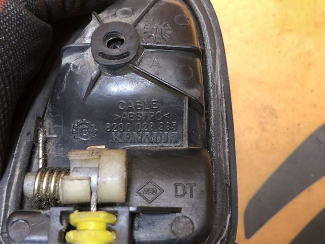 Замок двері правої передньої 8200042171 RENAULT