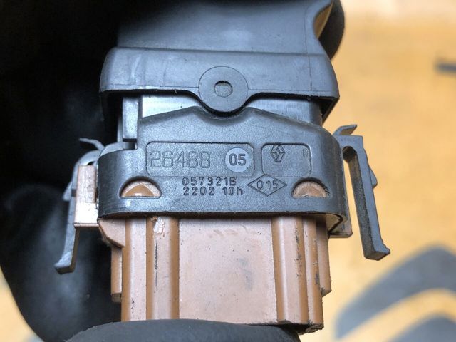 Кнопка підйомника переднього правого скла 8200057321 RENAULT