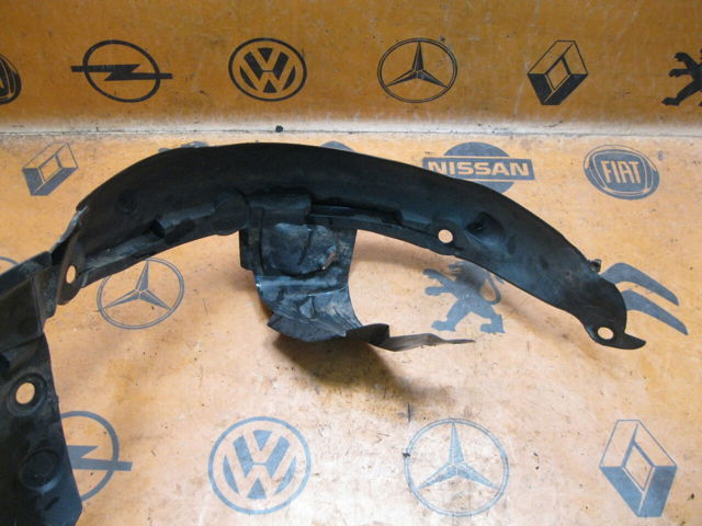 Підкрилок передній лівий 8200067074 RENAULT