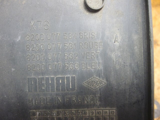 Молдинг передньої лівої двері 8200077534 RENAULT