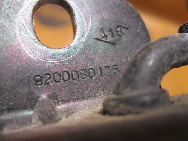 Обмежувач відкриття дверей, задній 8200080175 RENAULT