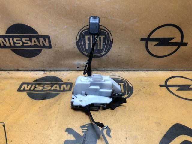 Замок дверей водія Renault Scenic 2