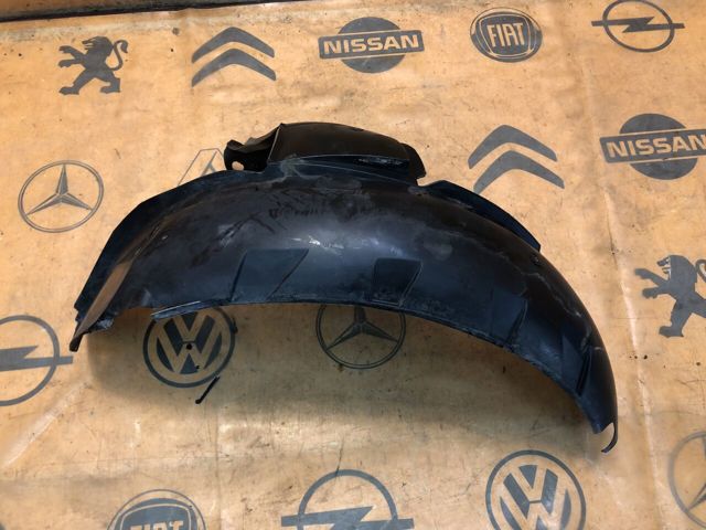 Підкрилок переднього крила, правий задній 8200156693 RENAULT