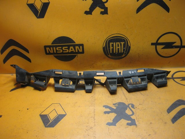 Кронштейн бампера заднього, центральний 8200173055 RENAULT