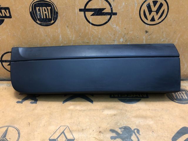 Накладка задніх дверей 8200188540 RENAULT