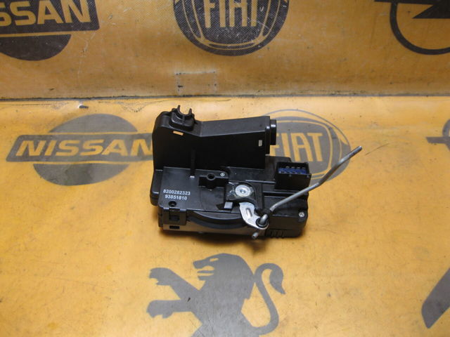 Замок задньої лівої двостулкової двері 8200282323 RENAULT