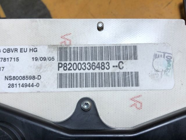 Покажчик напруги (вольтметр) 8200336483 RENAULT