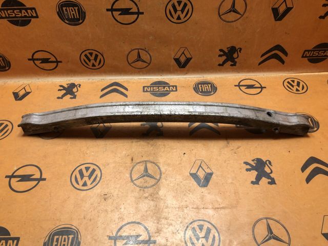 Підсилювач бампера переднього Renault Scenic 2