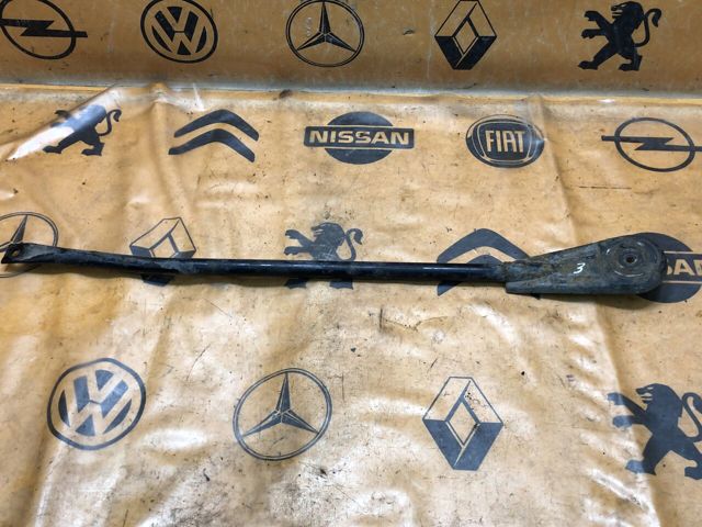 Тяга реактивна передня, нижня 8200425787 RENAULT
