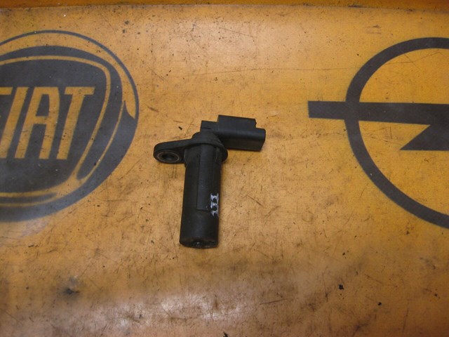 Датчик положення (оборотів) коленвалу 8200434068 RENAULT