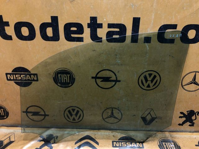 Скло пасажирських дверей 8200439462 RENAULT