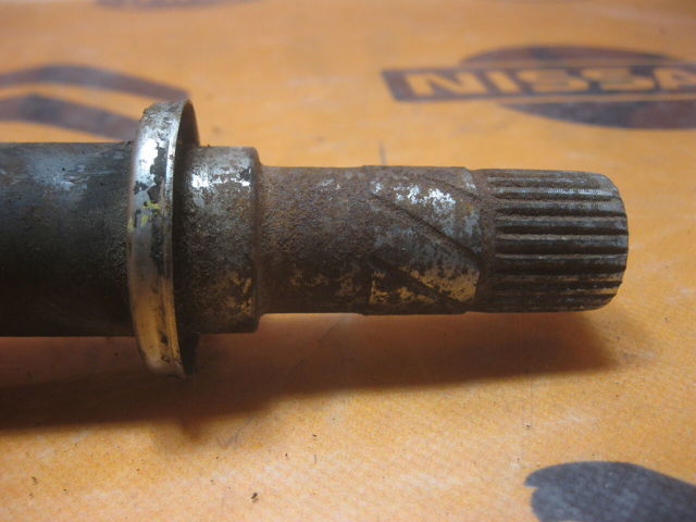 Піввісь передня, права 8200499586 RENAULT