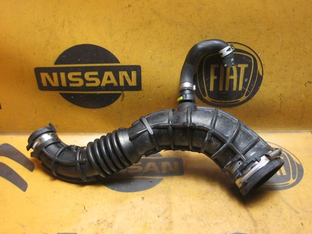 Патрубок повітряний, вихід повітряного фільтра 8200500383 NISSAN