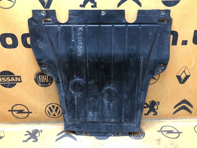 Підкладка-капот 8200540585 RENAULT