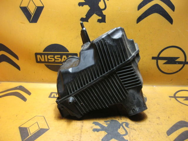 Корпус повітряного фільтра 8200545280 RENAULT