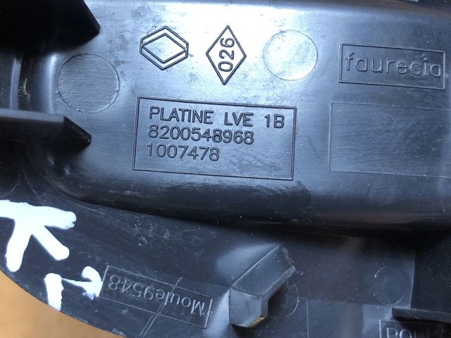 Кнопки переднього правого склопід'ємника 8200548968 RENAULT