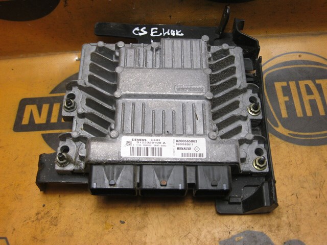 Блок двигуна 8200565863 RENAULT