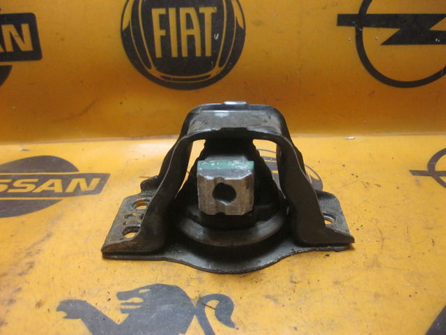 Права подушка мотора 8200592642 RENAULT
