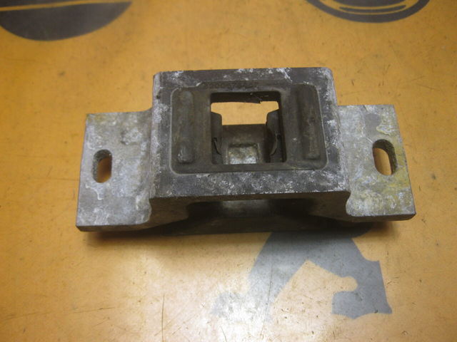 Ліва подушка двигуна Рено Мастер 3