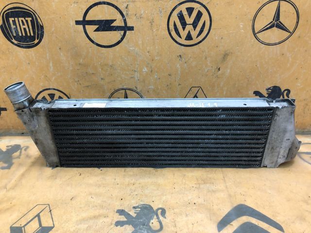 Охолоджувач наддувочного повітря 8200700172 RENAULT