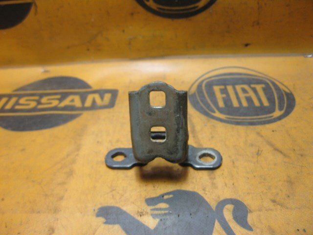 Петля передніх дверей 8200704552 RENAULT