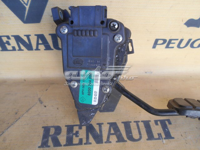 Підаль газу 8200724059 RENAULT