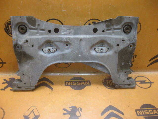 Балка передньої підвіски, підрамник 8200766085 RENAULT