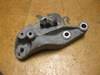 Кронштейн подушки (опори) двигуна, правої 8200818975 RENAULT