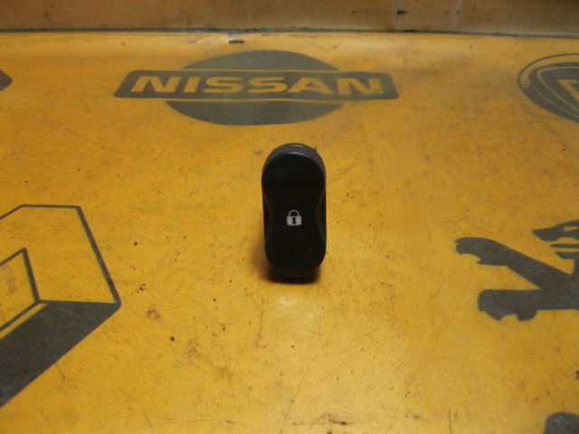 Вимикач центрального замка 8200870250 RENAULT