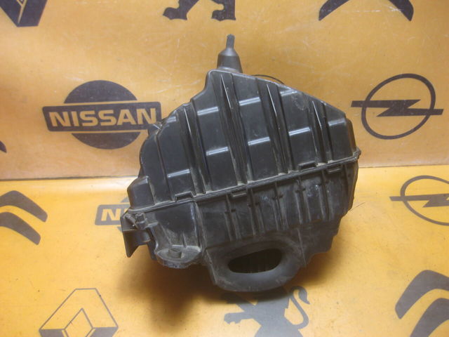 Корпус повітряного фільтра 8200947663 RENAULT