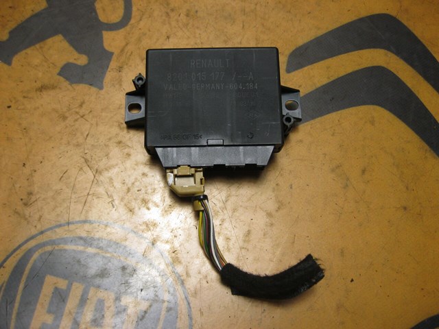 Модуль керування (ЕБУ) парктроніком 8201015177 RENAULT