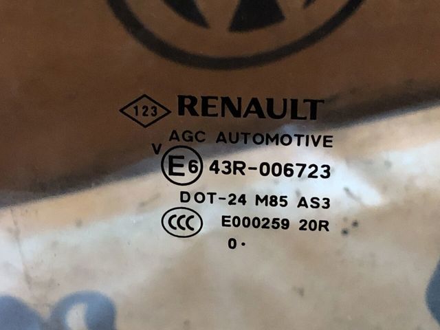 Вікно задніх дверей 823000010R RENAULT