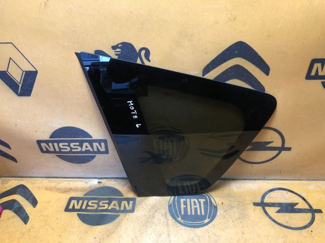 Скло багажника, ліве 833019U000 NISSAN