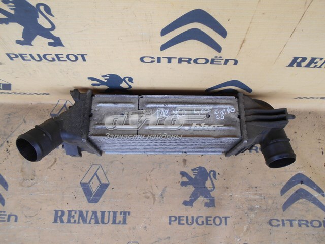 Охолоджувач наддувочного повітря 9645682880 PEUGEOT