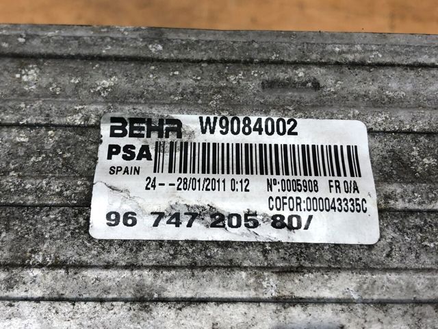 Охолоджувач наддувочного повітря 9674720580 PEUGEOT