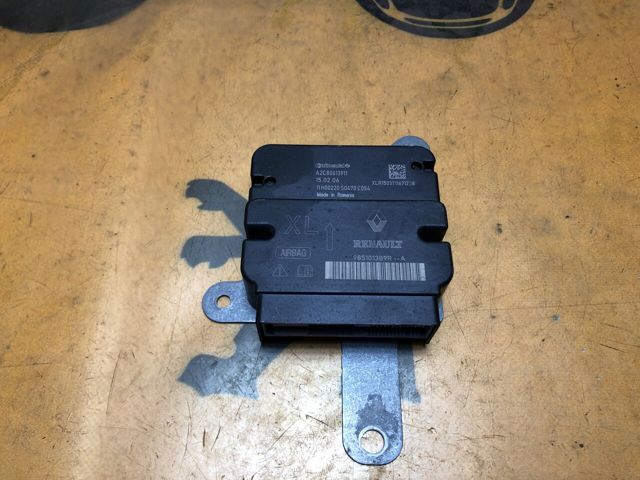 Блок управління airbag 985101389R RENAULT