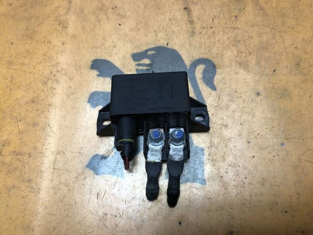 Реле високого струму A0025426419 MERCEDES