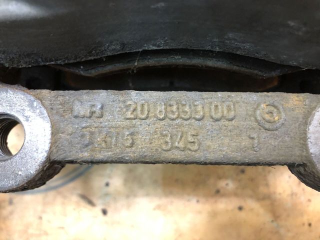 Супорт гальмівний, передній, лівий A1634211998 MERCEDES