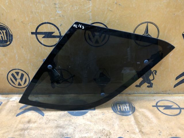 Стукло багажника, праве A1636702450 MERCEDES