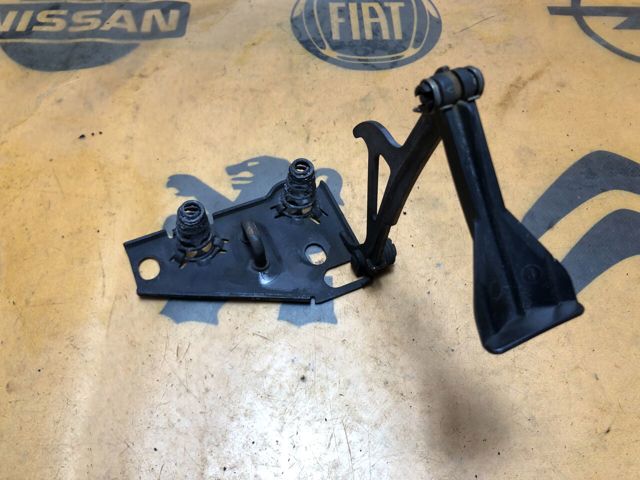 Замок кришки капота A1638800660 MERCEDES