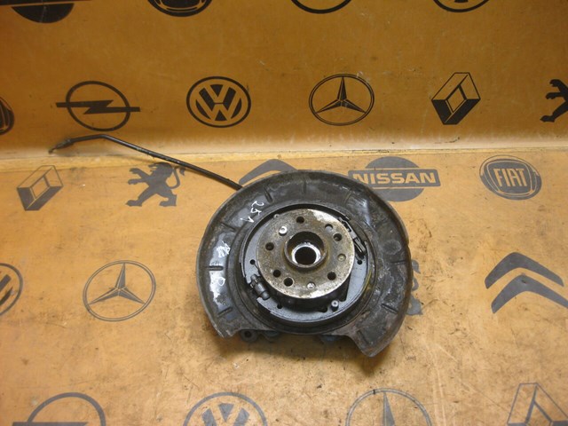 Цапфа поворотного кулака A1643501408 MERCEDES